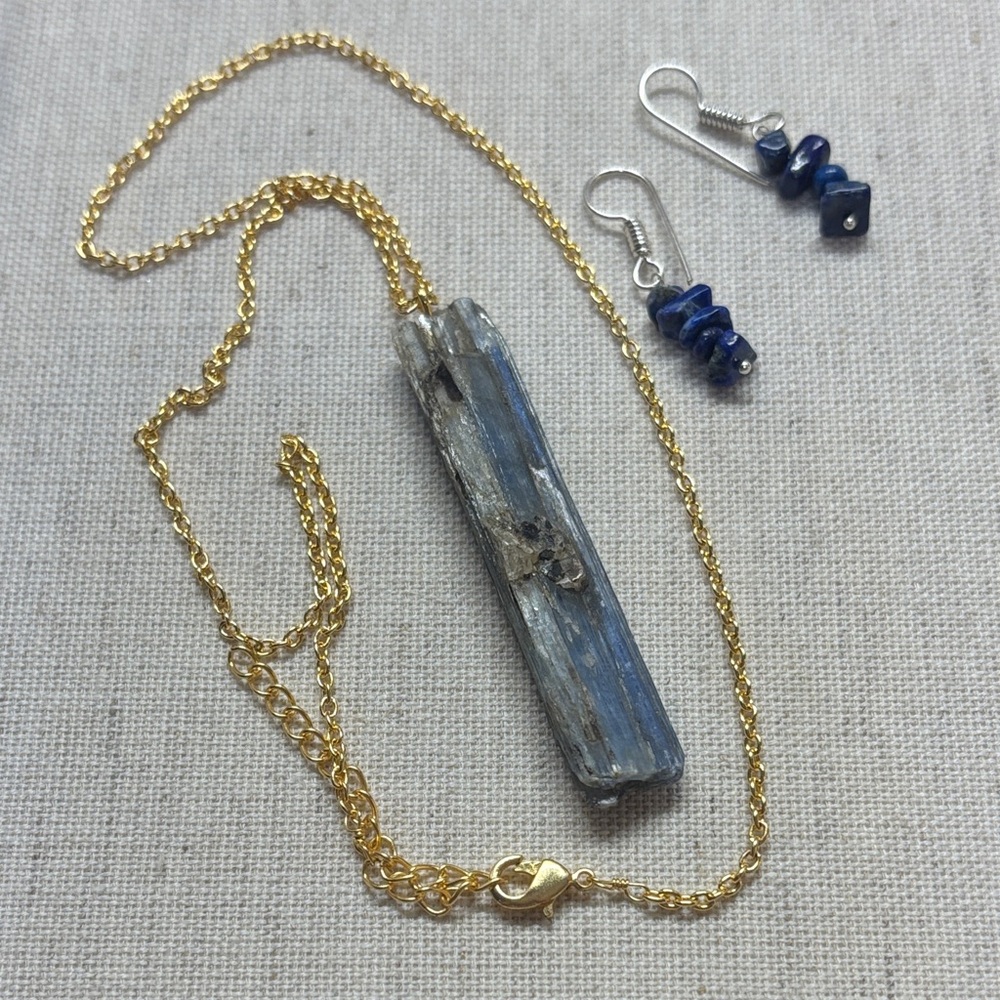 Gemstone necklace and earrings